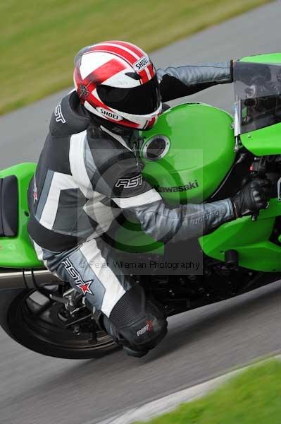 Motorcycle action photographs;Trackday digital images;Ty croes;anglesey;anglesey photographs;event digital images;eventdigitalimages;no limits trackday;peter wileman photography;trac mon;trackday;trackday photos