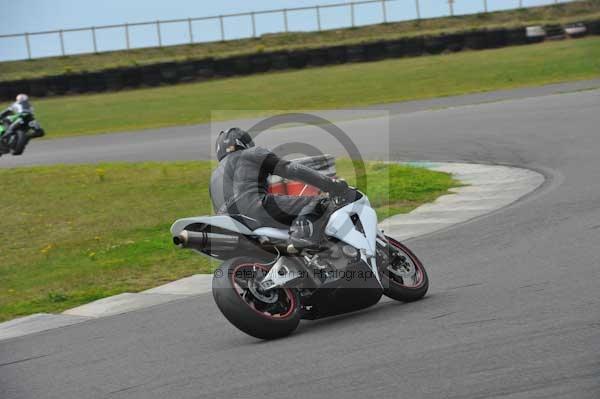 Motorcycle action photographs;Trackday digital images;Ty croes;anglesey;anglesey photographs;event digital images;eventdigitalimages;no limits trackday;peter wileman photography;trac mon;trackday;trackday photos