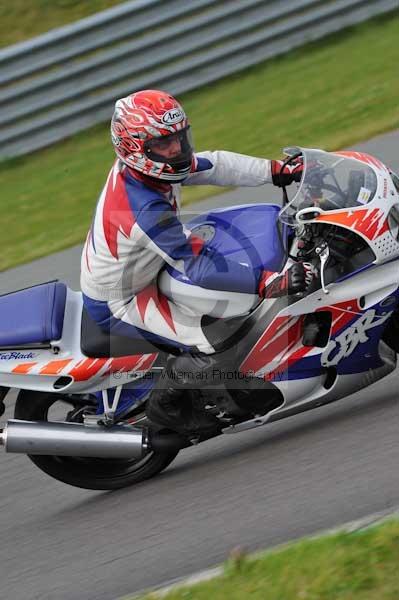 Motorcycle action photographs;Trackday digital images;Ty croes;anglesey;anglesey photographs;event digital images;eventdigitalimages;no limits trackday;peter wileman photography;trac mon;trackday;trackday photos