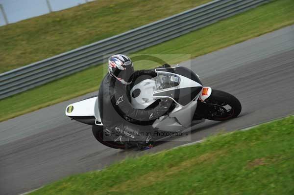 Motorcycle action photographs;Trackday digital images;Ty croes;anglesey;anglesey photographs;event digital images;eventdigitalimages;no limits trackday;peter wileman photography;trac mon;trackday;trackday photos