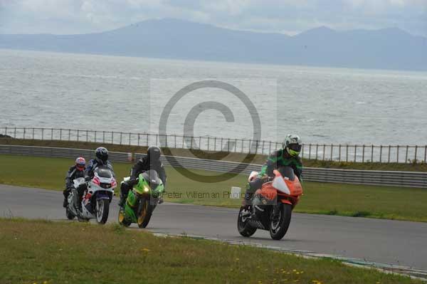 Motorcycle action photographs;Trackday digital images;Ty croes;anglesey;anglesey photographs;event digital images;eventdigitalimages;no limits trackday;peter wileman photography;trac mon;trackday;trackday photos