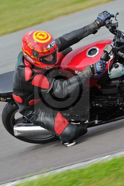 Motorcycle action photographs;Trackday digital images;Ty croes;anglesey;anglesey photographs;event digital images;eventdigitalimages;no limits trackday;peter wileman photography;trac mon;trackday;trackday photos