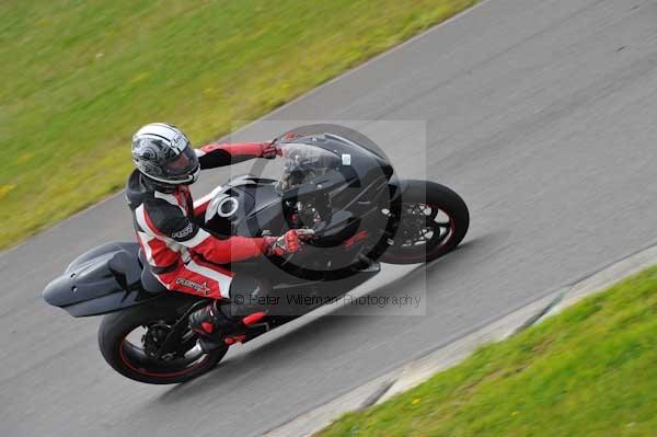 Motorcycle action photographs;Trackday digital images;Ty croes;anglesey;anglesey photographs;event digital images;eventdigitalimages;no limits trackday;peter wileman photography;trac mon;trackday;trackday photos