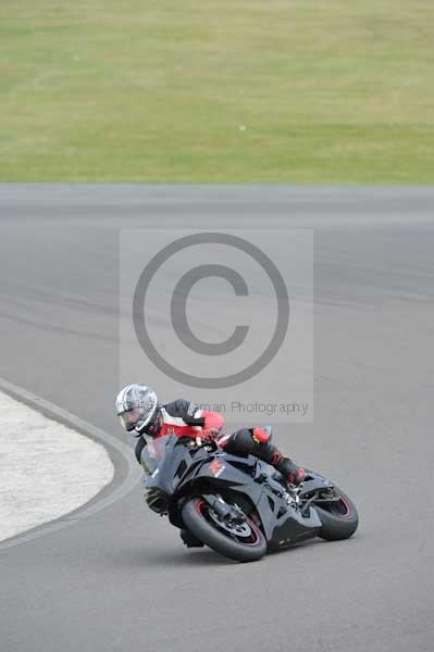 Motorcycle action photographs;Trackday digital images;Ty croes;anglesey;anglesey photographs;event digital images;eventdigitalimages;no limits trackday;peter wileman photography;trac mon;trackday;trackday photos