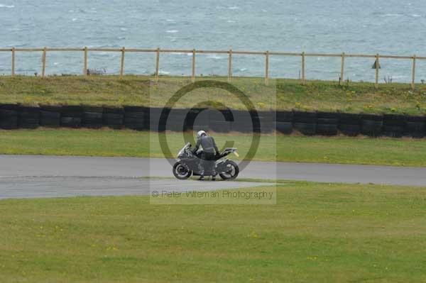 Motorcycle action photographs;Trackday digital images;Ty croes;anglesey;anglesey photographs;event digital images;eventdigitalimages;no limits trackday;peter wileman photography;trac mon;trackday;trackday photos