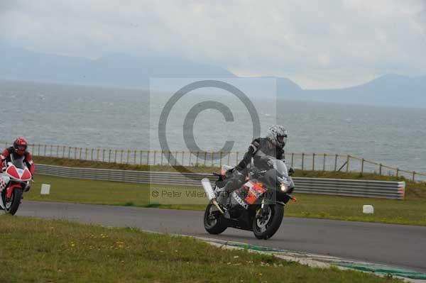 Motorcycle action photographs;Trackday digital images;Ty croes;anglesey;anglesey photographs;event digital images;eventdigitalimages;no limits trackday;peter wileman photography;trac mon;trackday;trackday photos