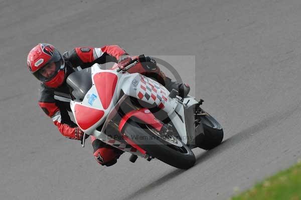 Motorcycle action photographs;Trackday digital images;Ty croes;anglesey;anglesey photographs;event digital images;eventdigitalimages;no limits trackday;peter wileman photography;trac mon;trackday;trackday photos