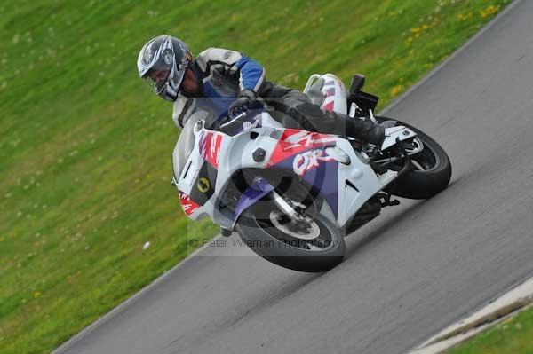 Motorcycle action photographs;Trackday digital images;Ty croes;anglesey;anglesey photographs;event digital images;eventdigitalimages;no limits trackday;peter wileman photography;trac mon;trackday;trackday photos