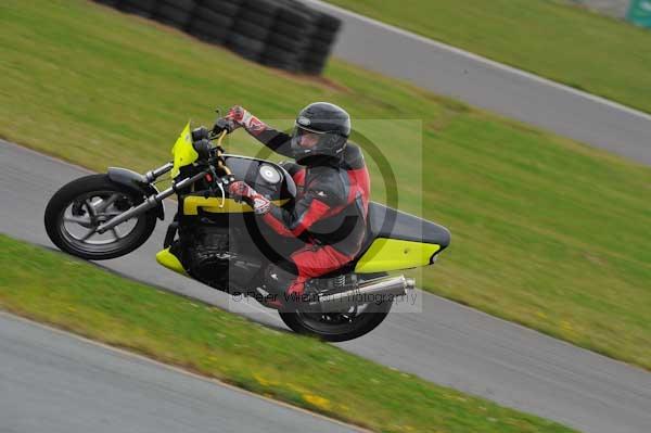 Motorcycle action photographs;Trackday digital images;Ty croes;anglesey;anglesey photographs;event digital images;eventdigitalimages;no limits trackday;peter wileman photography;trac mon;trackday;trackday photos