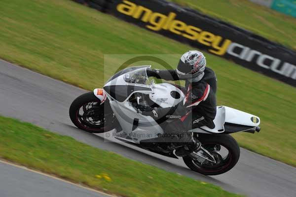 Motorcycle action photographs;Trackday digital images;Ty croes;anglesey;anglesey photographs;event digital images;eventdigitalimages;no limits trackday;peter wileman photography;trac mon;trackday;trackday photos