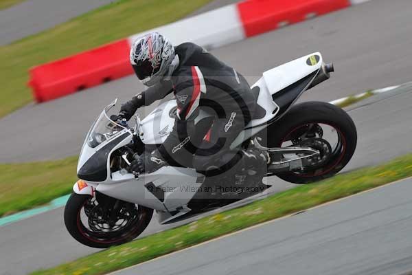 Motorcycle action photographs;Trackday digital images;Ty croes;anglesey;anglesey photographs;event digital images;eventdigitalimages;no limits trackday;peter wileman photography;trac mon;trackday;trackday photos