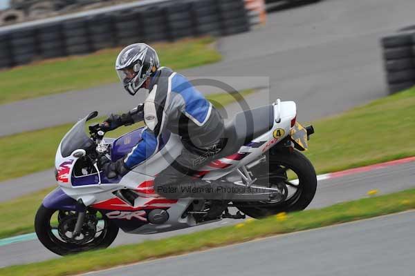 Motorcycle action photographs;Trackday digital images;Ty croes;anglesey;anglesey photographs;event digital images;eventdigitalimages;no limits trackday;peter wileman photography;trac mon;trackday;trackday photos