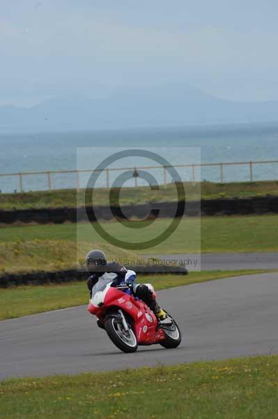 Motorcycle action photographs;Trackday digital images;Ty croes;anglesey;anglesey photographs;event digital images;eventdigitalimages;no limits trackday;peter wileman photography;trac mon;trackday;trackday photos