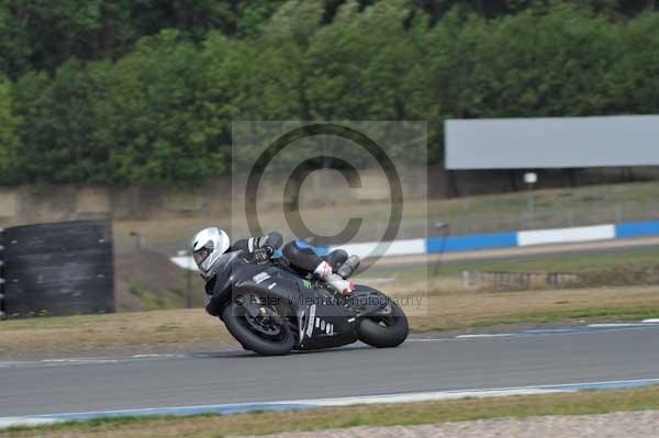 Motorcycle action photographs;Trackday digital images;donington;donington park leicestershire;donington photographs;event digital images;eventdigitalimages;no limits trackday;peter wileman photography;trackday;trackday photos