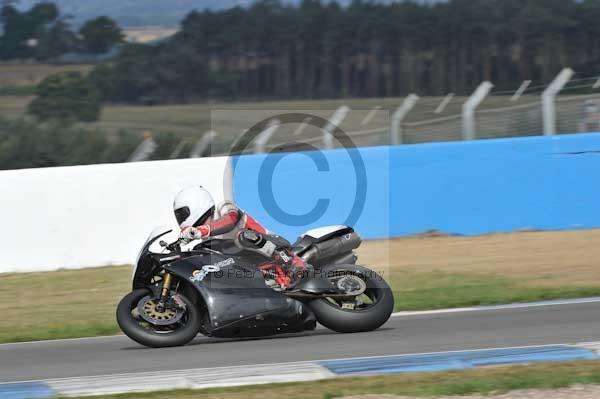 Motorcycle action photographs;Trackday digital images;donington;donington park leicestershire;donington photographs;event digital images;eventdigitalimages;no limits trackday;peter wileman photography;trackday;trackday photos