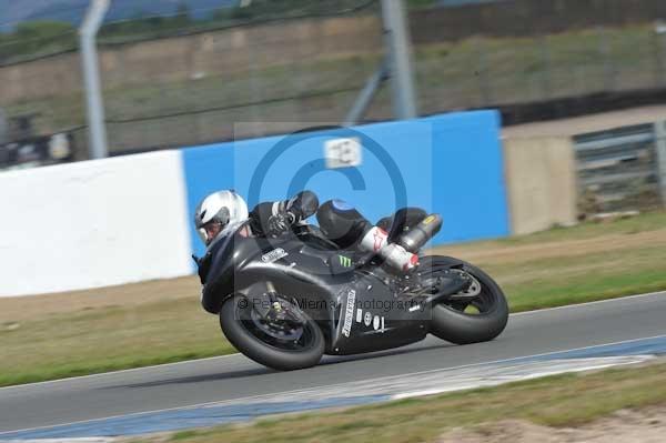 Motorcycle action photographs;Trackday digital images;donington;donington park leicestershire;donington photographs;event digital images;eventdigitalimages;no limits trackday;peter wileman photography;trackday;trackday photos