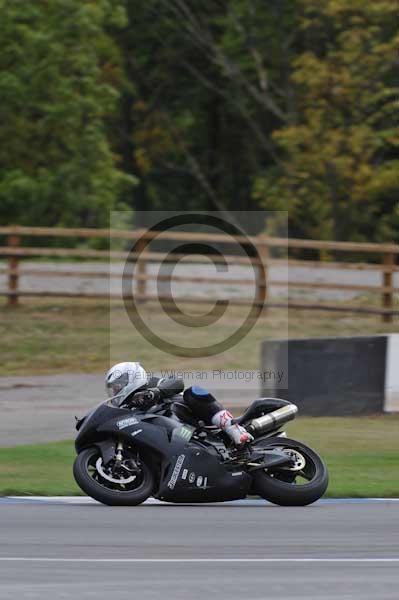 Motorcycle action photographs;Trackday digital images;donington;donington park leicestershire;donington photographs;event digital images;eventdigitalimages;no limits trackday;peter wileman photography;trackday;trackday photos