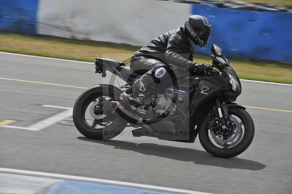 Motorcycle action photographs;Trackday digital images;donington;donington park leicestershire;donington photographs;event digital images;eventdigitalimages;no limits trackday;peter wileman photography;trackday;trackday photos