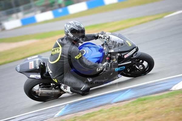 Motorcycle action photographs;Trackday digital images;donington;donington park leicestershire;donington photographs;event digital images;eventdigitalimages;no limits trackday;peter wileman photography;trackday;trackday photos