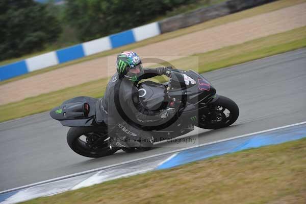 Motorcycle action photographs;Trackday digital images;donington;donington park leicestershire;donington photographs;event digital images;eventdigitalimages;no limits trackday;peter wileman photography;trackday;trackday photos