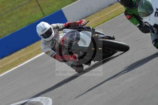 Motorcycle action photographs;Trackday digital images;donington;donington park leicestershire;donington photographs;event digital images;eventdigitalimages;no limits trackday;peter wileman photography;trackday;trackday photos