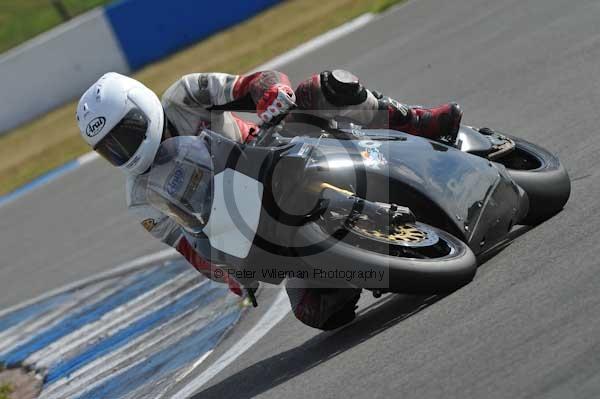 Motorcycle action photographs;Trackday digital images;donington;donington park leicestershire;donington photographs;event digital images;eventdigitalimages;no limits trackday;peter wileman photography;trackday;trackday photos