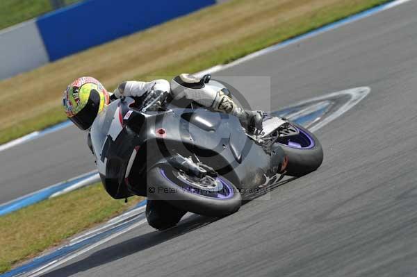 Motorcycle action photographs;Trackday digital images;donington;donington park leicestershire;donington photographs;event digital images;eventdigitalimages;no limits trackday;peter wileman photography;trackday;trackday photos