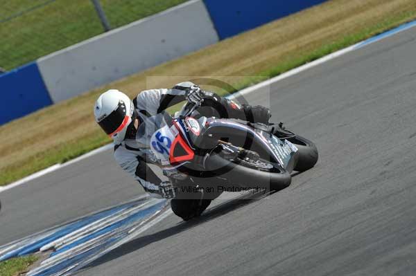 Motorcycle action photographs;Trackday digital images;donington;donington park leicestershire;donington photographs;event digital images;eventdigitalimages;no limits trackday;peter wileman photography;trackday;trackday photos