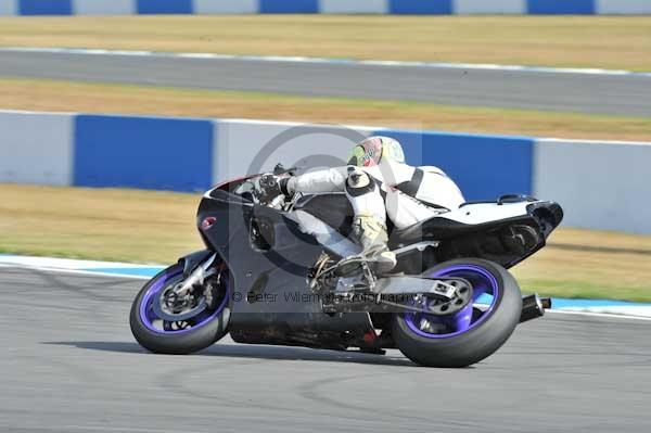 Motorcycle action photographs;Trackday digital images;donington;donington park leicestershire;donington photographs;event digital images;eventdigitalimages;no limits trackday;peter wileman photography;trackday;trackday photos