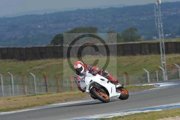 Motorcycle action photographs;Trackday digital images;donington;donington park leicestershire;donington photographs;event digital images;eventdigitalimages;no limits trackday;peter wileman photography;trackday;trackday photos