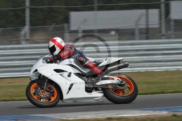 Motorcycle action photographs;Trackday digital images;donington;donington park leicestershire;donington photographs;event digital images;eventdigitalimages;no limits trackday;peter wileman photography;trackday;trackday photos