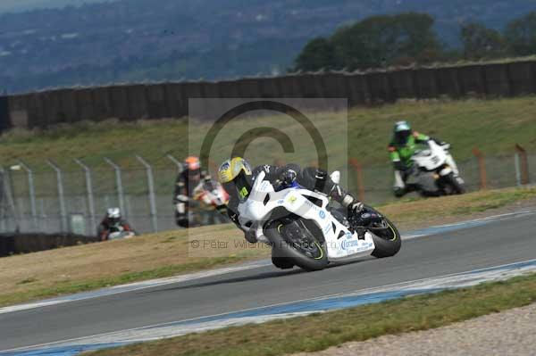 Motorcycle action photographs;Trackday digital images;donington;donington park leicestershire;donington photographs;event digital images;eventdigitalimages;no limits trackday;peter wileman photography;trackday;trackday photos