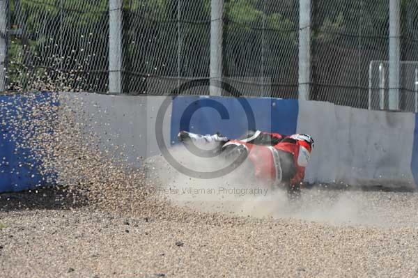 Motorcycle action photographs;Trackday digital images;donington;donington park leicestershire;donington photographs;event digital images;eventdigitalimages;no limits trackday;peter wileman photography;trackday;trackday photos