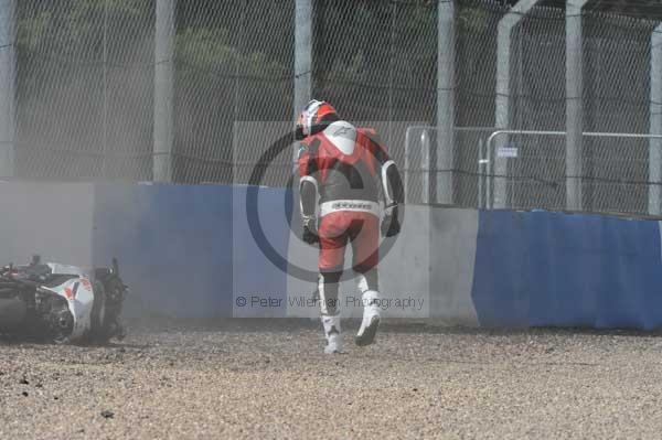 Motorcycle action photographs;Trackday digital images;donington;donington park leicestershire;donington photographs;event digital images;eventdigitalimages;no limits trackday;peter wileman photography;trackday;trackday photos