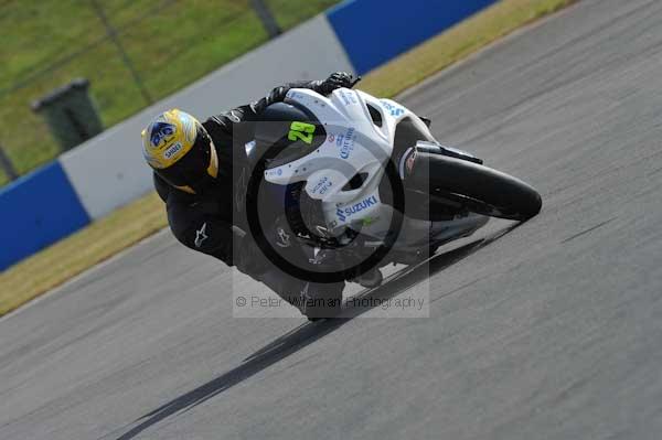 Motorcycle action photographs;Trackday digital images;donington;donington park leicestershire;donington photographs;event digital images;eventdigitalimages;no limits trackday;peter wileman photography;trackday;trackday photos