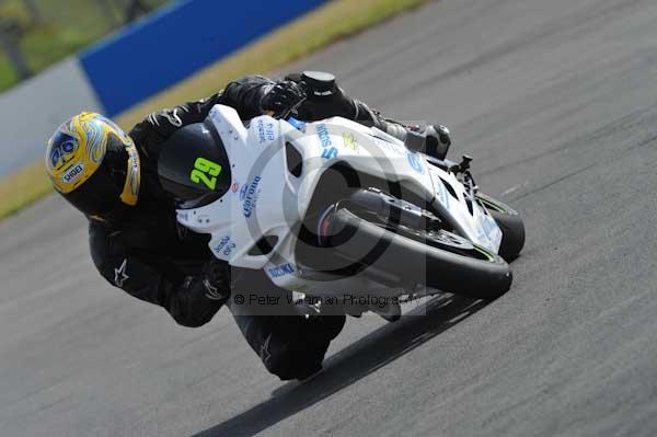 Motorcycle action photographs;Trackday digital images;donington;donington park leicestershire;donington photographs;event digital images;eventdigitalimages;no limits trackday;peter wileman photography;trackday;trackday photos