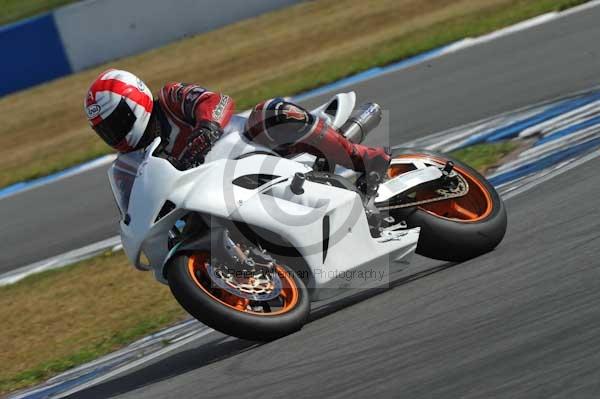 Motorcycle action photographs;Trackday digital images;donington;donington park leicestershire;donington photographs;event digital images;eventdigitalimages;no limits trackday;peter wileman photography;trackday;trackday photos