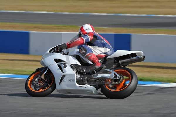 Motorcycle action photographs;Trackday digital images;donington;donington park leicestershire;donington photographs;event digital images;eventdigitalimages;no limits trackday;peter wileman photography;trackday;trackday photos