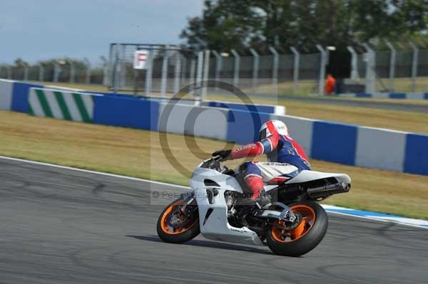 Motorcycle action photographs;Trackday digital images;donington;donington park leicestershire;donington photographs;event digital images;eventdigitalimages;no limits trackday;peter wileman photography;trackday;trackday photos