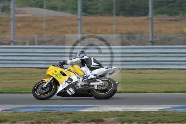 Motorcycle action photographs;Trackday digital images;donington;donington park leicestershire;donington photographs;event digital images;eventdigitalimages;no limits trackday;peter wileman photography;trackday;trackday photos