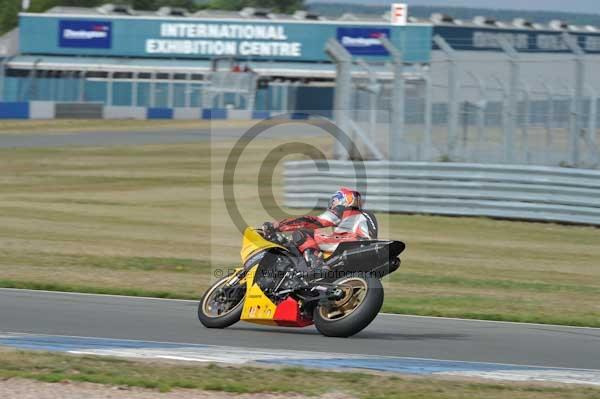 Motorcycle action photographs;Trackday digital images;donington;donington park leicestershire;donington photographs;event digital images;eventdigitalimages;no limits trackday;peter wileman photography;trackday;trackday photos