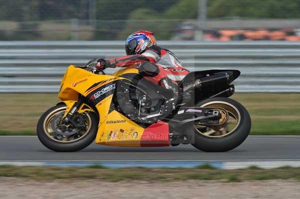 Motorcycle action photographs;Trackday digital images;donington;donington park leicestershire;donington photographs;event digital images;eventdigitalimages;no limits trackday;peter wileman photography;trackday;trackday photos