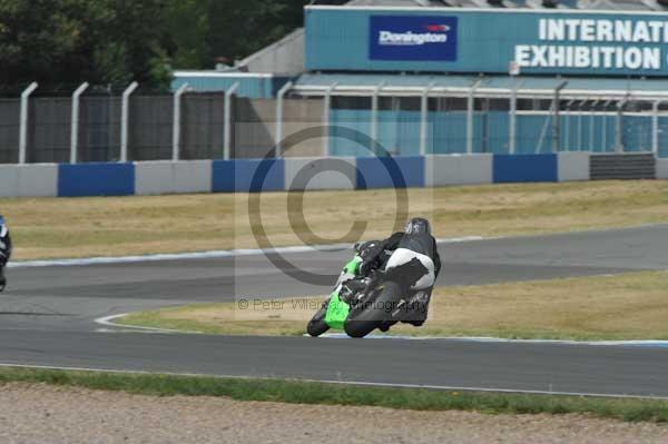 Motorcycle action photographs;Trackday digital images;donington;donington park leicestershire;donington photographs;event digital images;eventdigitalimages;no limits trackday;peter wileman photography;trackday;trackday photos