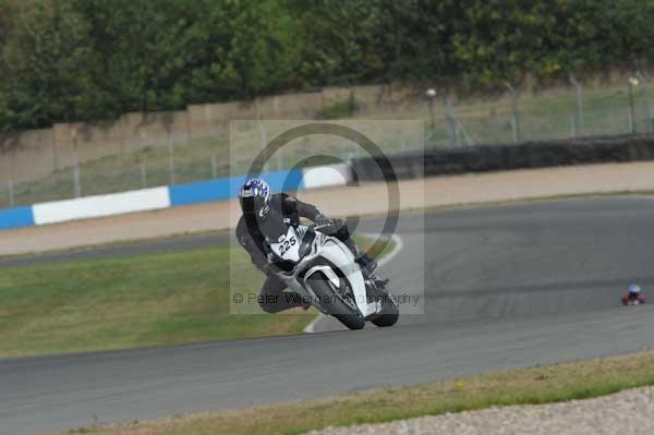 Motorcycle action photographs;Trackday digital images;donington;donington park leicestershire;donington photographs;event digital images;eventdigitalimages;no limits trackday;peter wileman photography;trackday;trackday photos