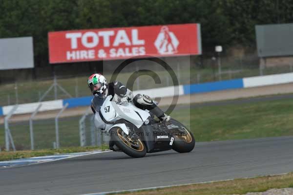 Motorcycle action photographs;Trackday digital images;donington;donington park leicestershire;donington photographs;event digital images;eventdigitalimages;no limits trackday;peter wileman photography;trackday;trackday photos