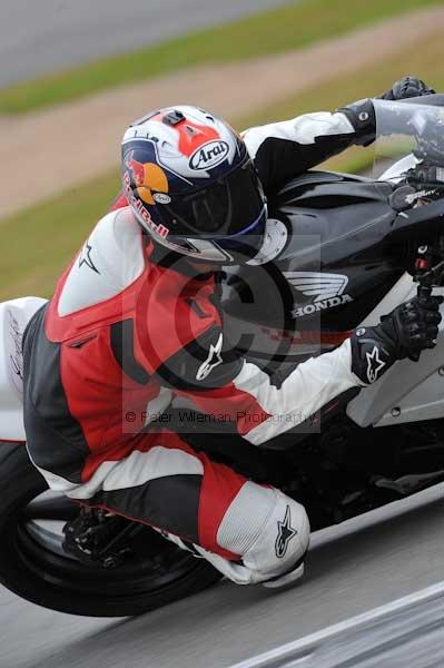 Motorcycle action photographs;Trackday digital images;donington;donington park leicestershire;donington photographs;event digital images;eventdigitalimages;no limits trackday;peter wileman photography;trackday;trackday photos