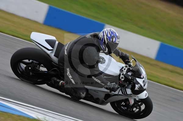 Motorcycle action photographs;Trackday digital images;donington;donington park leicestershire;donington photographs;event digital images;eventdigitalimages;no limits trackday;peter wileman photography;trackday;trackday photos