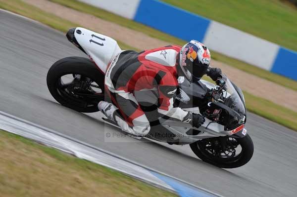 Motorcycle action photographs;Trackday digital images;donington;donington park leicestershire;donington photographs;event digital images;eventdigitalimages;no limits trackday;peter wileman photography;trackday;trackday photos