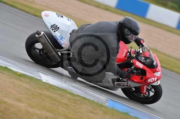 Motorcycle action photographs;Trackday digital images;donington;donington park leicestershire;donington photographs;event digital images;eventdigitalimages;no limits trackday;peter wileman photography;trackday;trackday photos