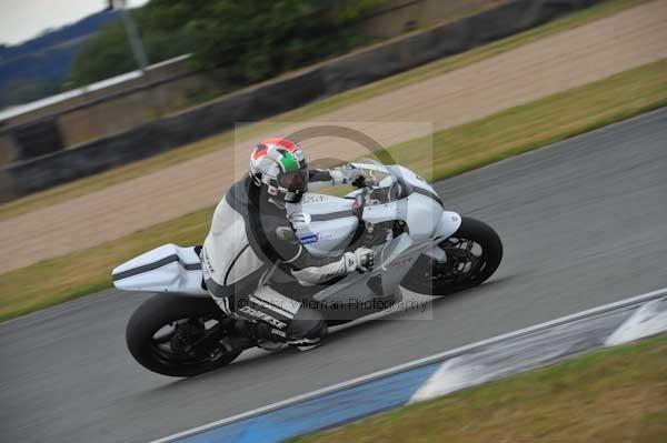 Motorcycle action photographs;Trackday digital images;donington;donington park leicestershire;donington photographs;event digital images;eventdigitalimages;no limits trackday;peter wileman photography;trackday;trackday photos